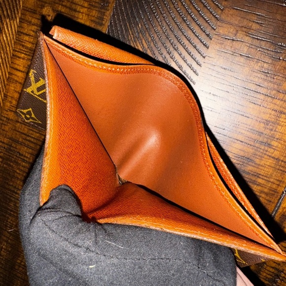 Louis Vuitton, men's monogram, bifold, wallet, vintage - Picture 9 of 17